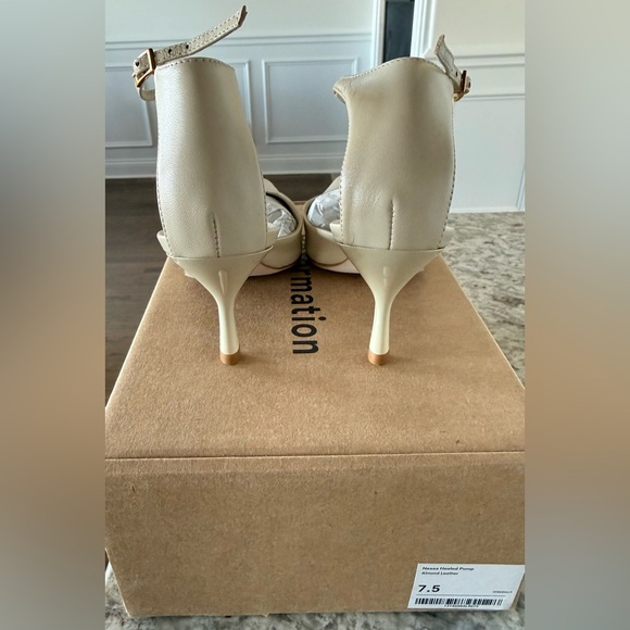 Reformation Nessa Heeled Pump in Almond Leather, Size 7.5 - Picture 7 of 12